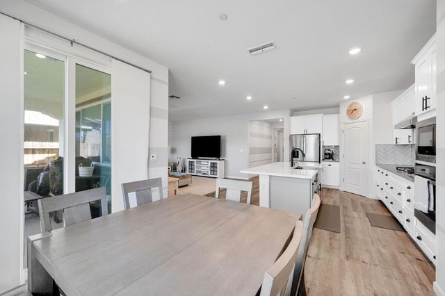 9475 Pasaje Pl, Elk Grove, CA 95624