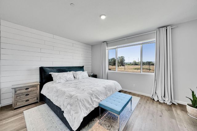 9475 Pasaje Pl, Elk Grove, CA 95624