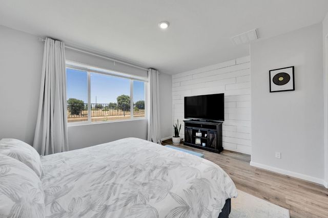 9475 Pasaje Pl, Elk Grove, CA 95624