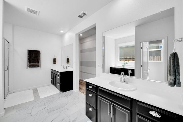 9475 Pasaje Pl, Elk Grove, CA 95624