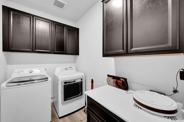9475 Pasaje Pl, Elk Grove, CA 95624