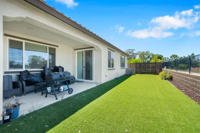 9475 Pasaje Pl, Elk Grove, CA 95624