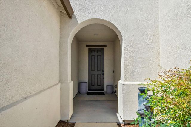 9475 Pasaje Pl, Elk Grove, CA 95624