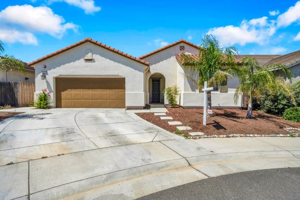 9475 Pasaje Pl, Elk Grove, CA 95624