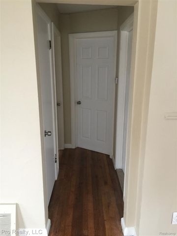 1044 Cloverlawn Avenue, Lincoln Park, MI 48146