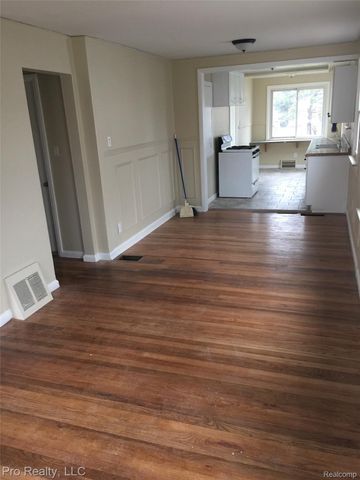 1044 Cloverlawn Avenue, Lincoln Park, MI 48146