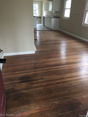 1044 Cloverlawn Avenue, Lincoln Park, MI 48146