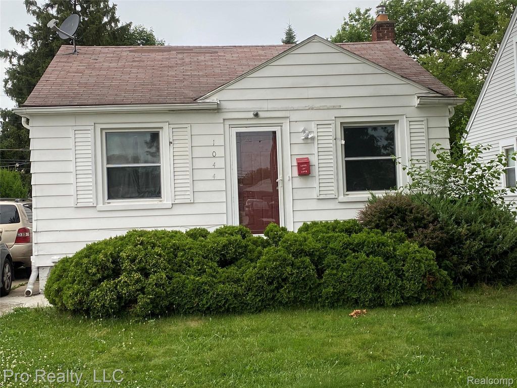 1044 Cloverlawn Avenue, Lincoln Park, MI 48146