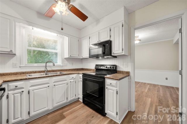 628 Bellows Lane, Charlotte, NC 28270