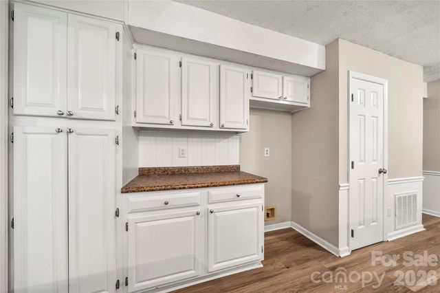 628 Bellows Lane, Charlotte, NC 28270
