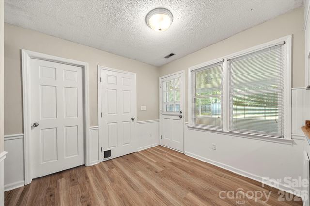 628 Bellows Lane, Charlotte, NC 28270