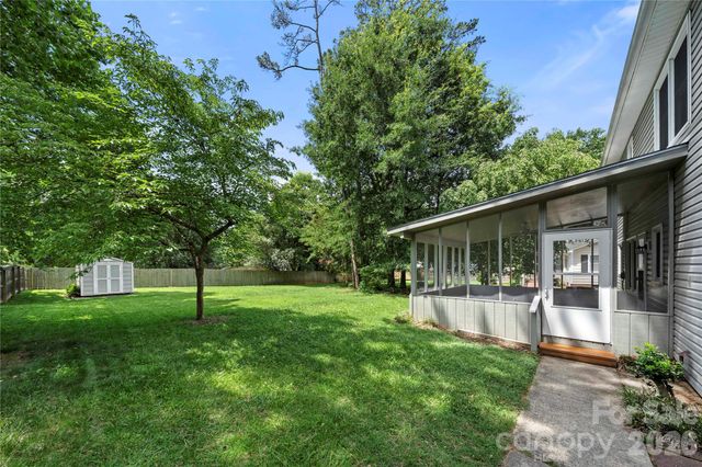628 Bellows Lane, Charlotte, NC 28270