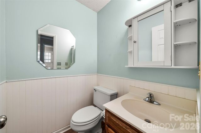 628 Bellows Lane, Charlotte, NC 28270