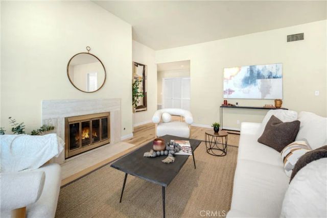 1870 Veteran Avenue 101, Los Angeles, CA 90025