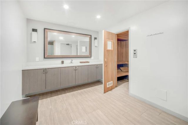 1870 Veteran Avenue 101, Los Angeles, CA 90025