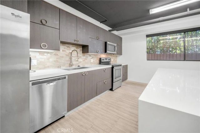 1870 Veteran Avenue 101, Los Angeles, CA 90025