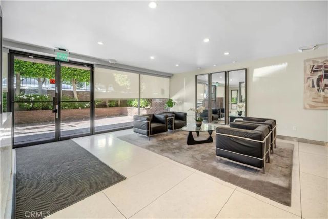 1870 Veteran Avenue 101, Los Angeles, CA 90025