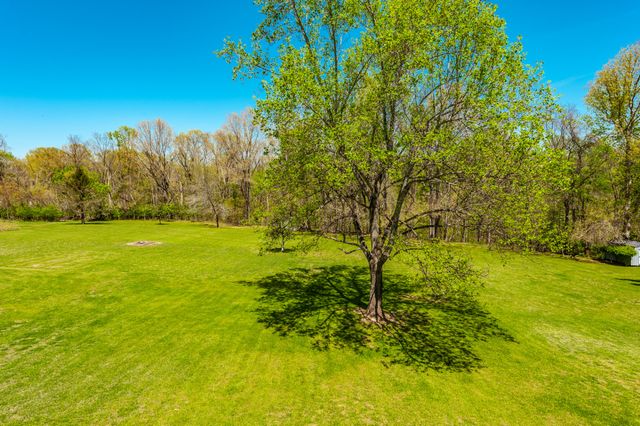 157 Hidden Cove Ct, Gallatin, TN 37066