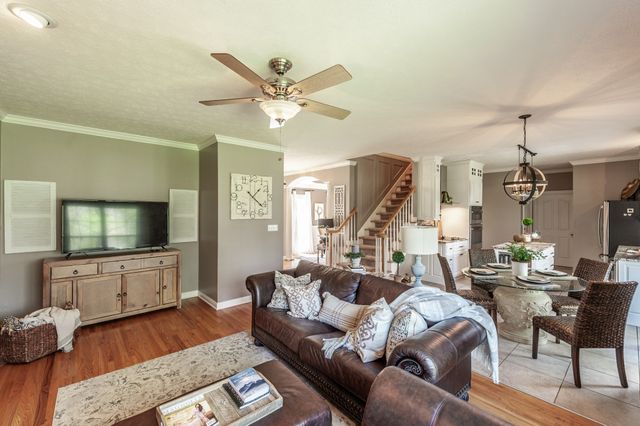 157 Hidden Cove Ct, Gallatin, TN 37066