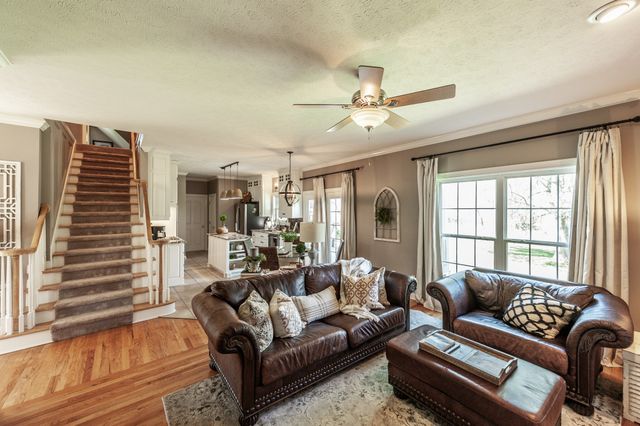 157 Hidden Cove Ct, Gallatin, TN 37066