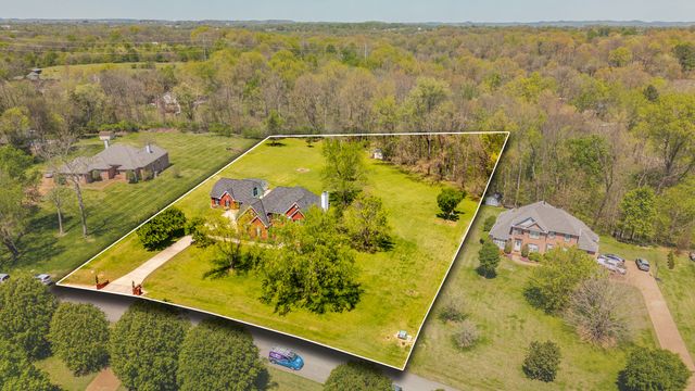 157 Hidden Cove Ct, Gallatin, TN 37066