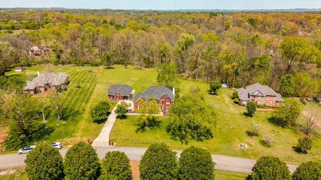 157 Hidden Cove Ct, Gallatin, TN 37066