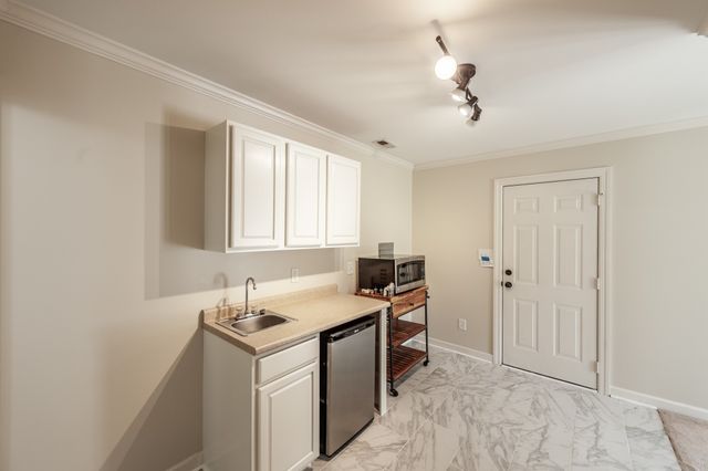 157 Hidden Cove Ct, Gallatin, TN 37066