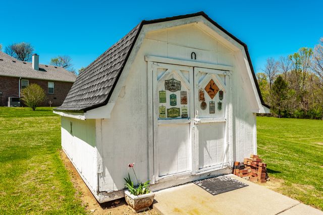 157 Hidden Cove Ct, Gallatin, TN 37066