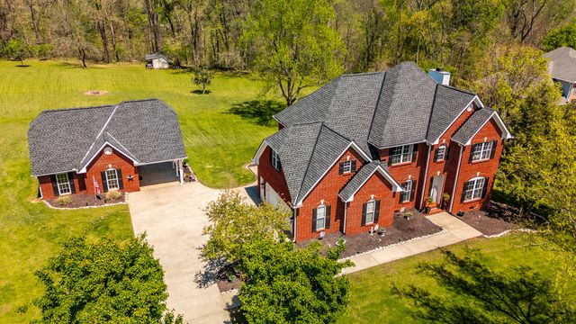 157 Hidden Cove Ct, Gallatin, TN 37066