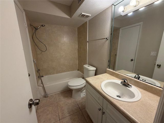 4504 COMMANDER DRIVE 1836, Orlando, FL 32822