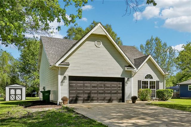 204 E 8th Street, Adrian, MO 64720