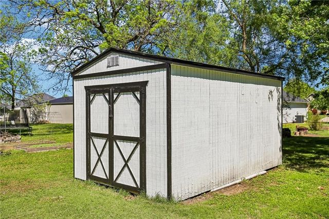 204 E 8th Street, Adrian, MO 64720