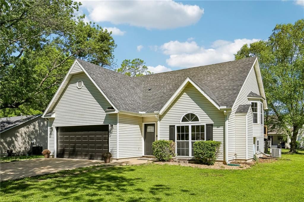204 E 8th Street, Adrian, MO 64720