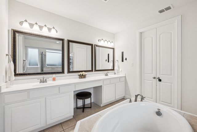 3909 Shrike Trail, Fort Worth, TX 76262