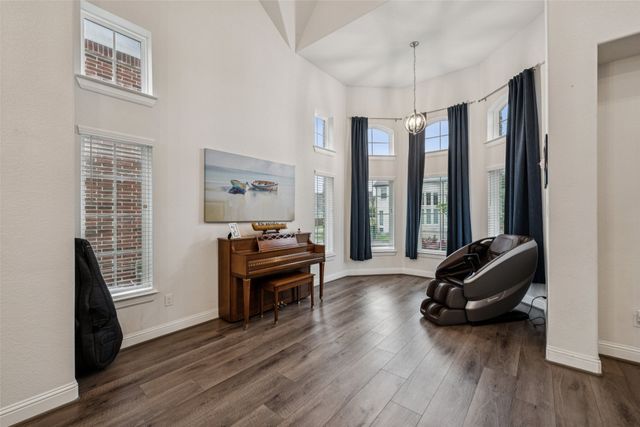 3909 Shrike Trail, Fort Worth, TX 76262
