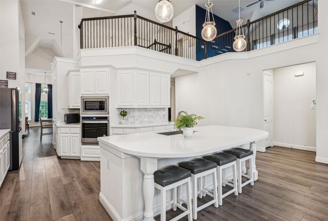 3909 Shrike Trail, Fort Worth, TX 76262