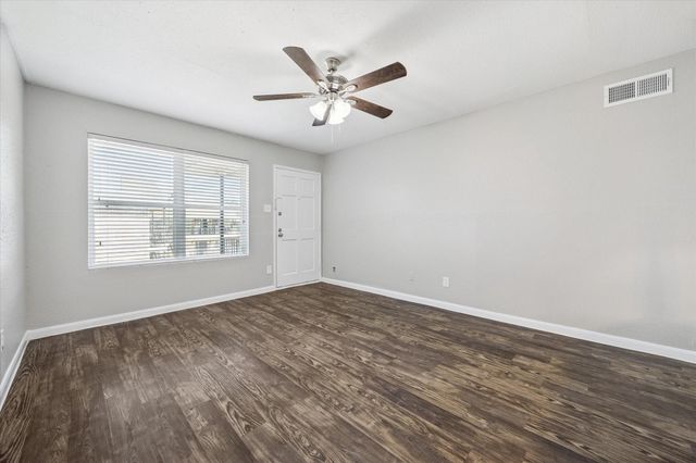 3800 Sherwood Lane 132, Houston, TX 77092