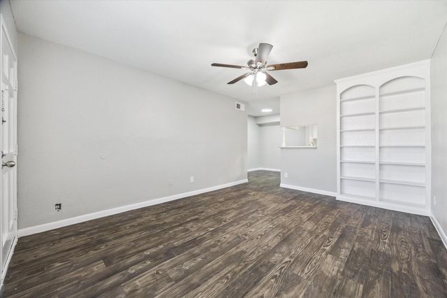 3800 Sherwood Lane 132, Houston, TX 77092