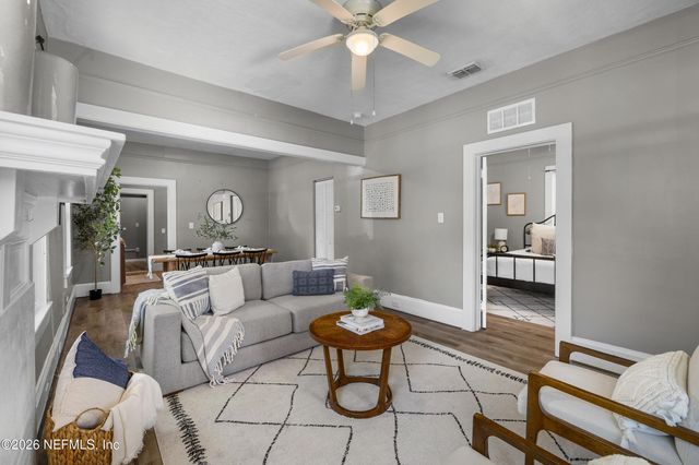 698 BRIDAL Avenue, Jacksonville, FL 32205