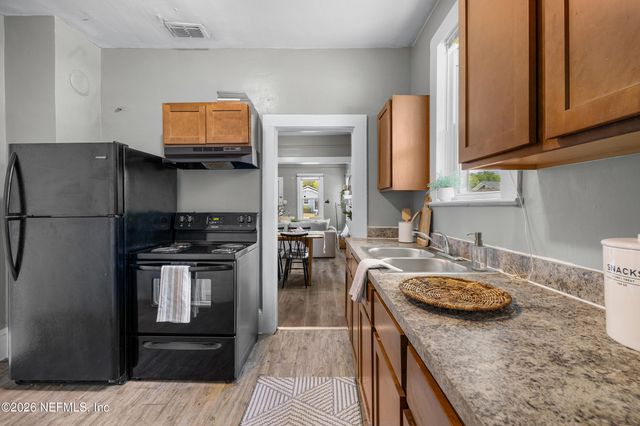 698 BRIDAL Avenue, Jacksonville, FL 32205