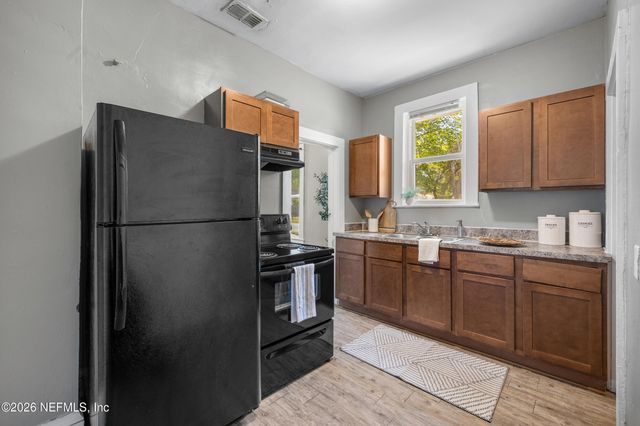 698 BRIDAL Avenue, Jacksonville, FL 32205