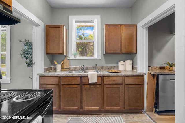 698 BRIDAL Avenue, Jacksonville, FL 32205