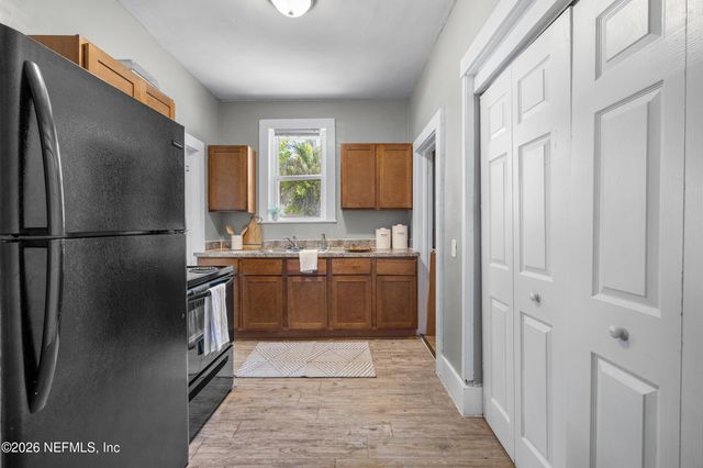 698 BRIDAL Avenue, Jacksonville, FL 32205