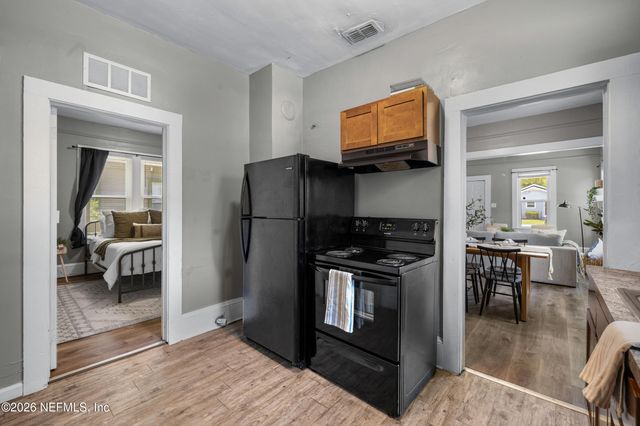 698 BRIDAL Avenue, Jacksonville, FL 32205