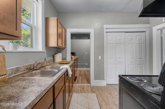 698 BRIDAL Avenue, Jacksonville, FL 32205