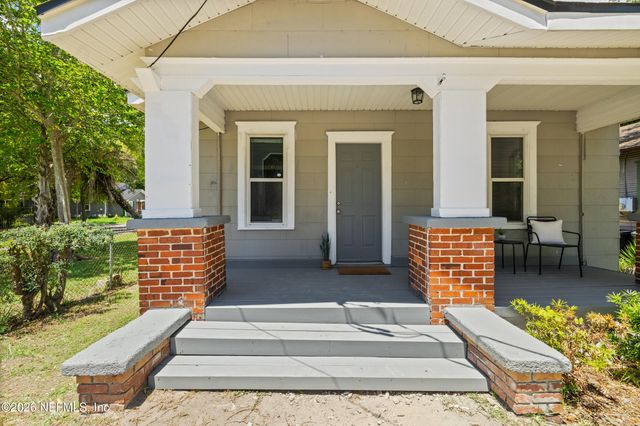 698 BRIDAL Avenue, Jacksonville, FL 32205