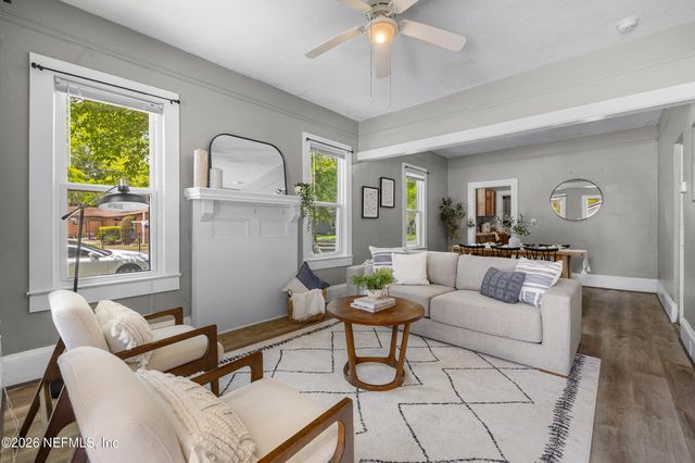 698 BRIDAL Avenue, Jacksonville, FL 32205