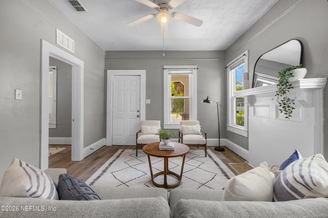 698 BRIDAL Avenue, Jacksonville, FL 32205