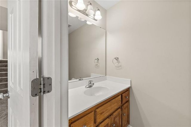 1405 NE 196th Street, Smithville, MO 64089