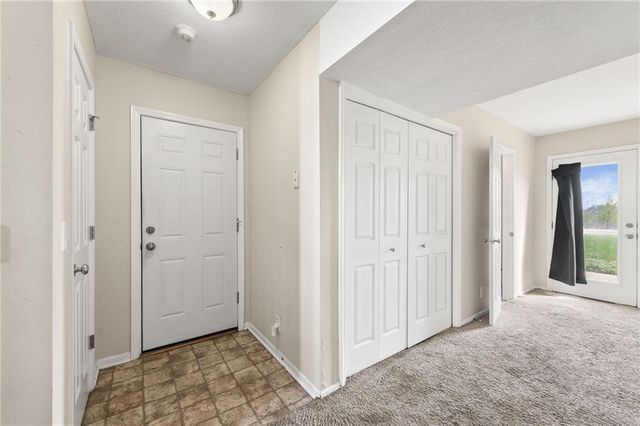 1405 NE 196th Street, Smithville, MO 64089
